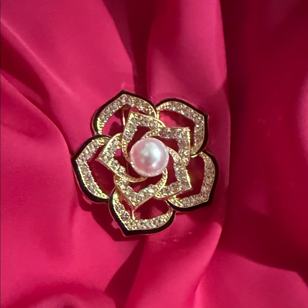 Floral Brooch Unisex